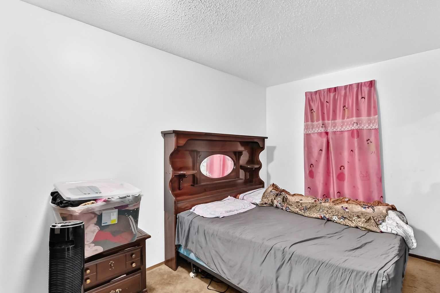 11 rundlemere Place NE