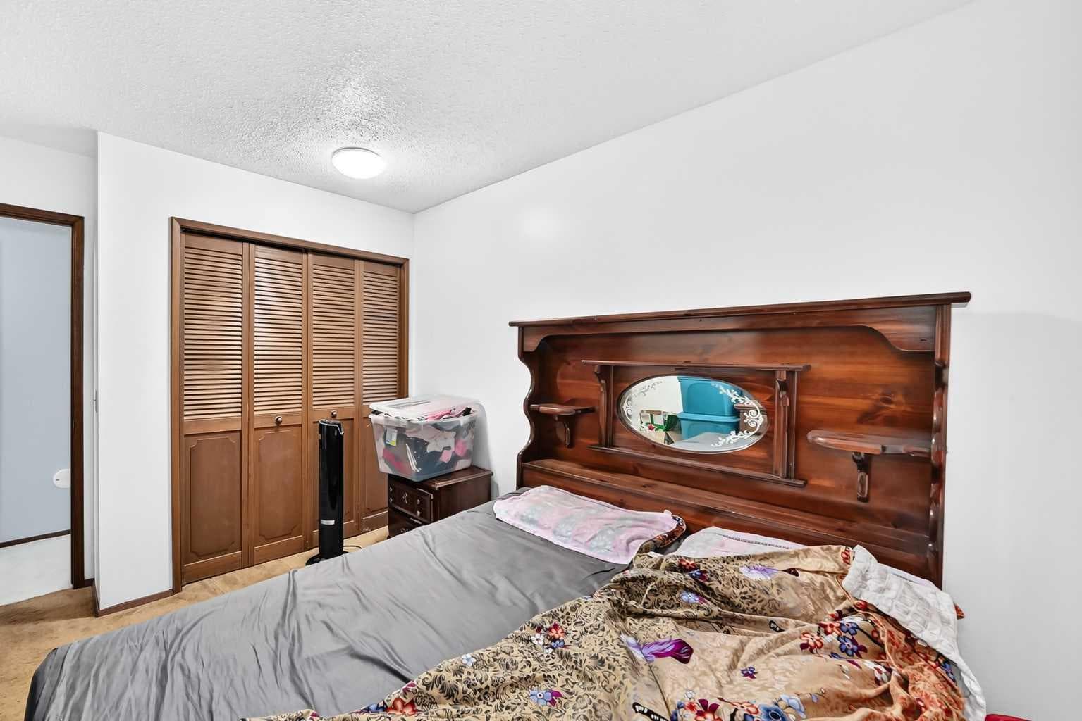 11 rundlemere Place NE