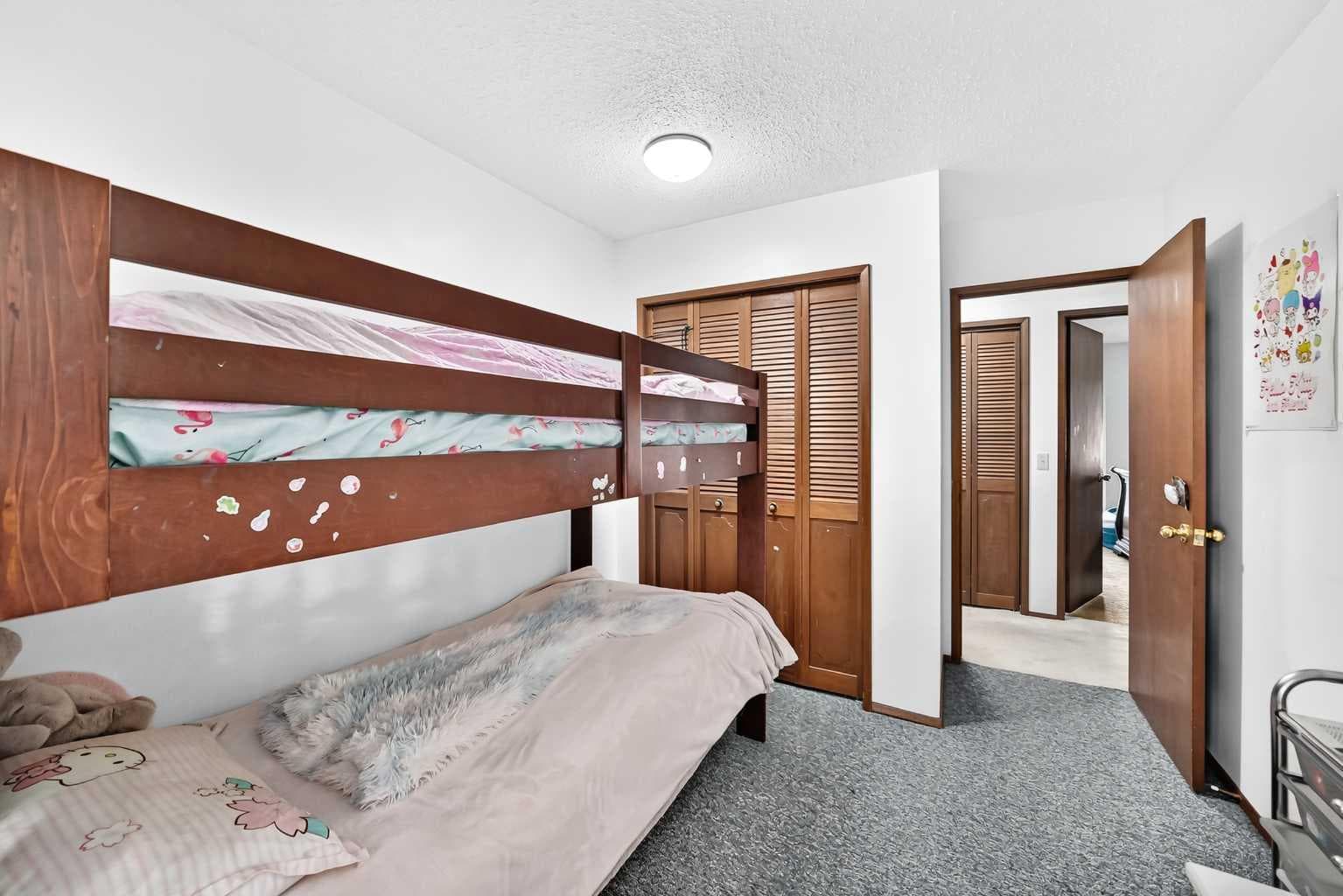 11 rundlemere Place NE