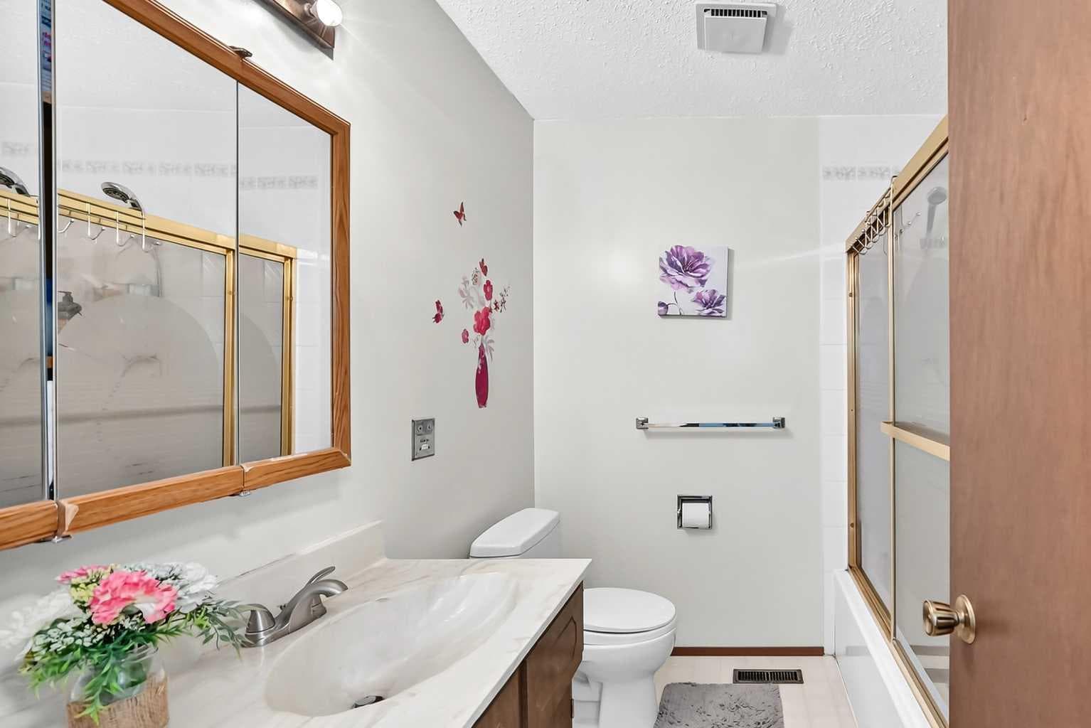 11 rundlemere Place NE