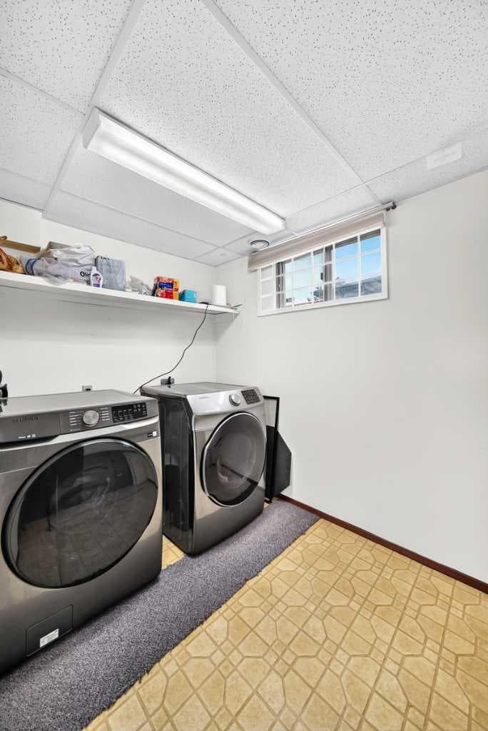 11 rundlemere Place NE