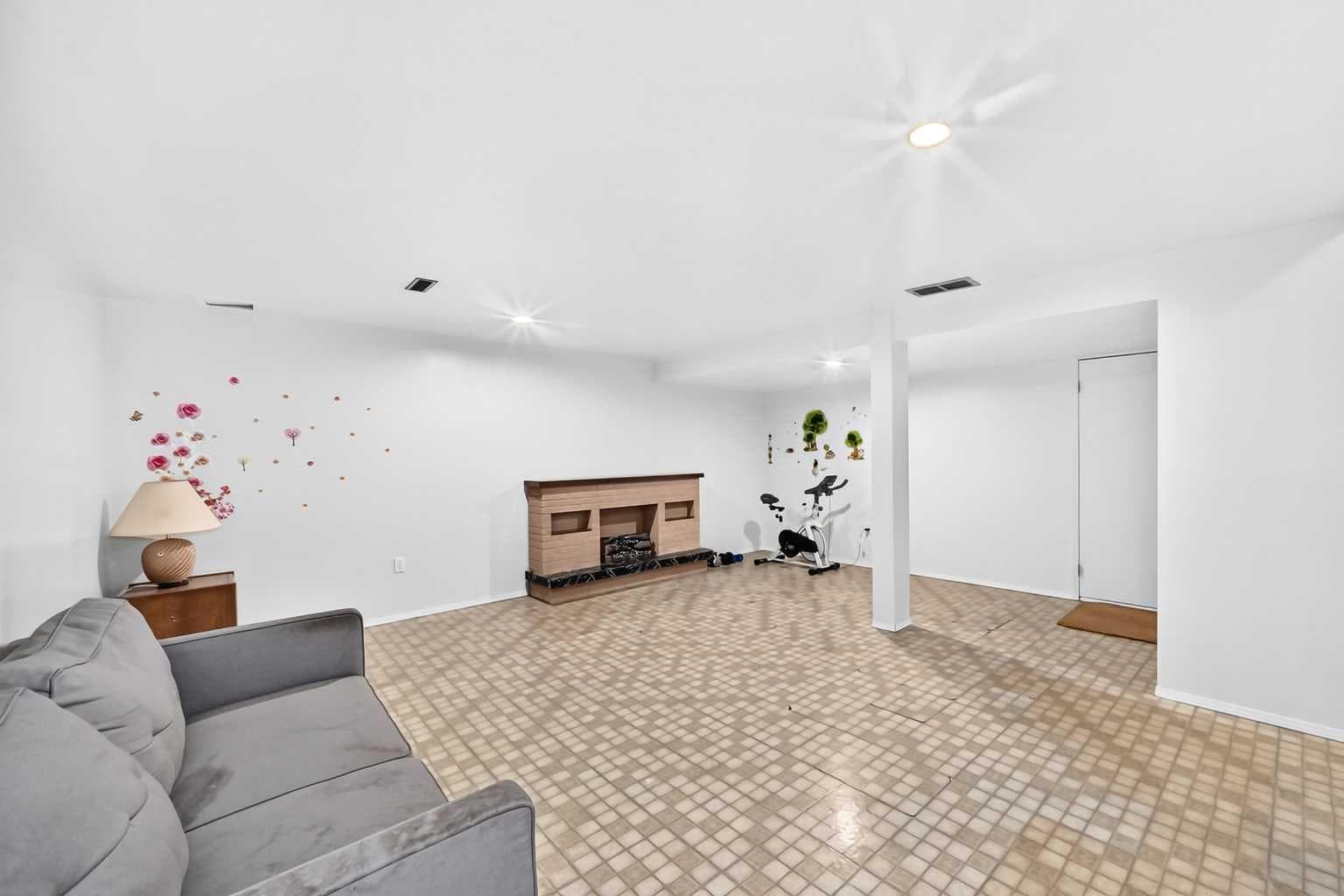 11 rundlemere Place NE