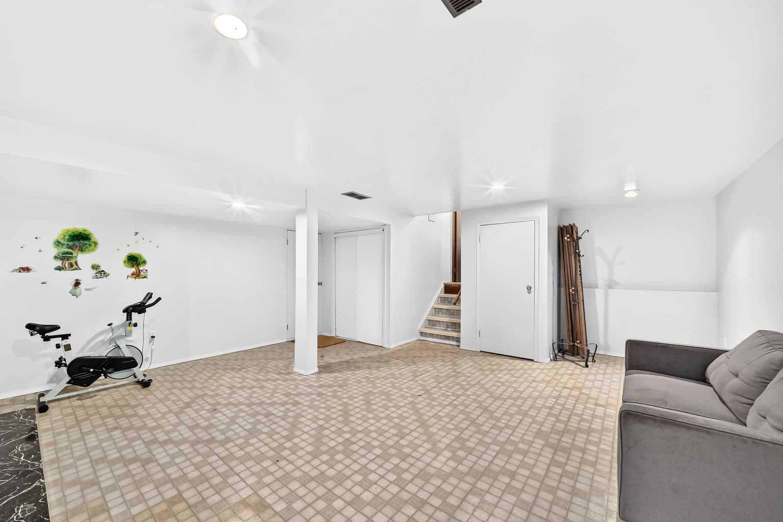 11 rundlemere Place NE