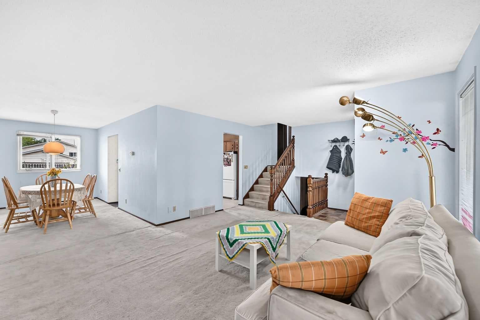 11 rundlemere Place NE