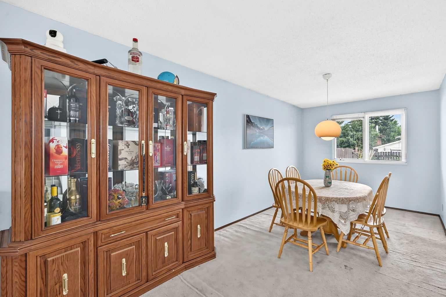 11 rundlemere Place NE