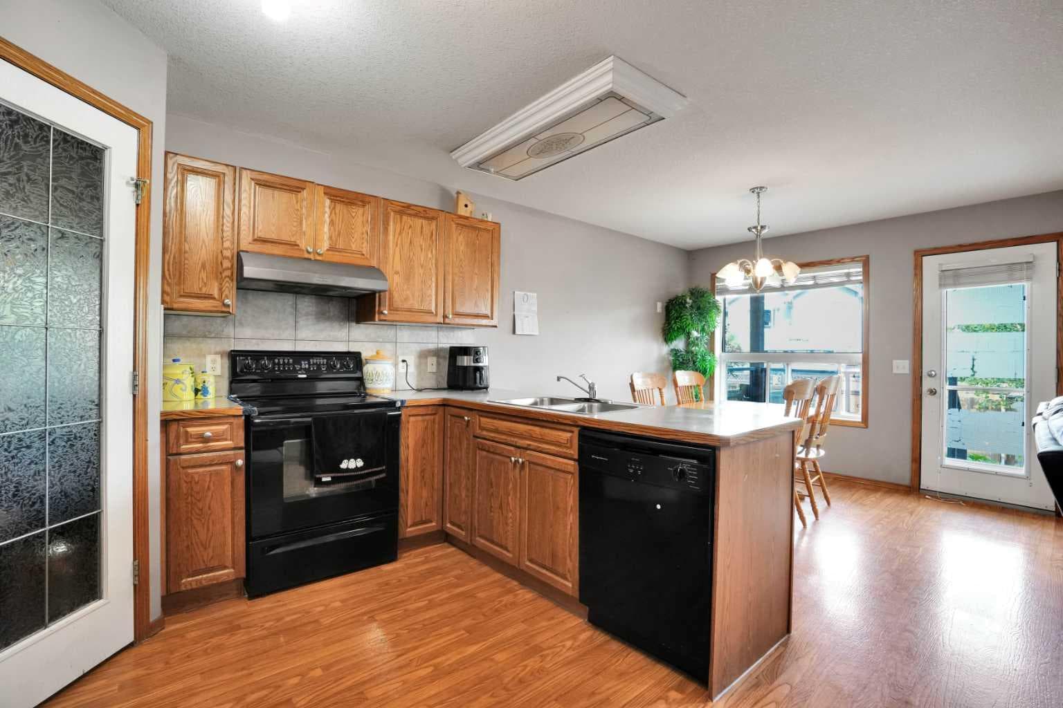 49 Saddletree Close NE