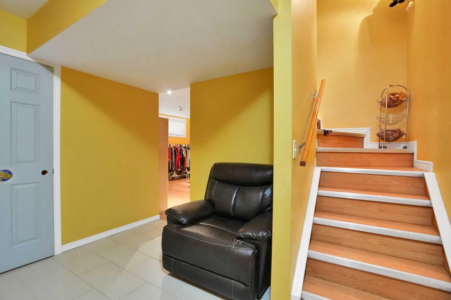 49 Saddletree Close NE