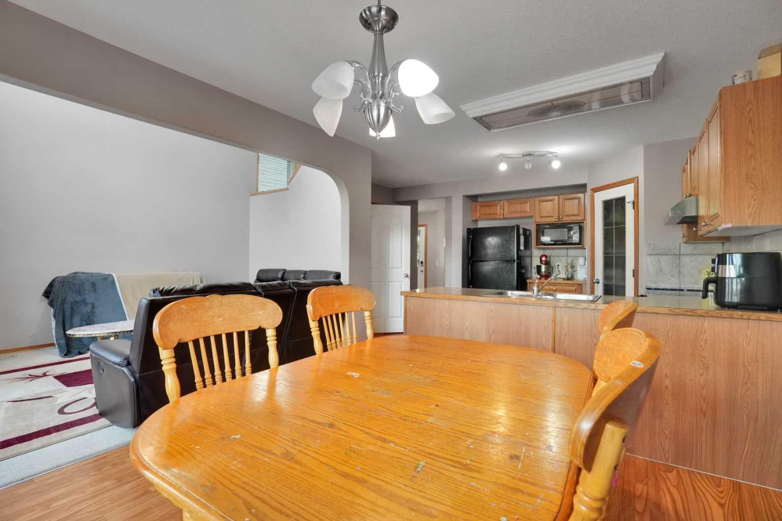 49 Saddletree Close NE
