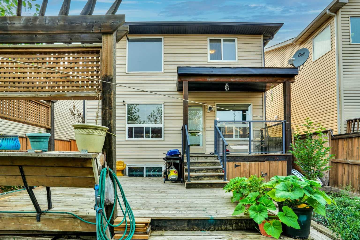 49 Saddletree Close NE