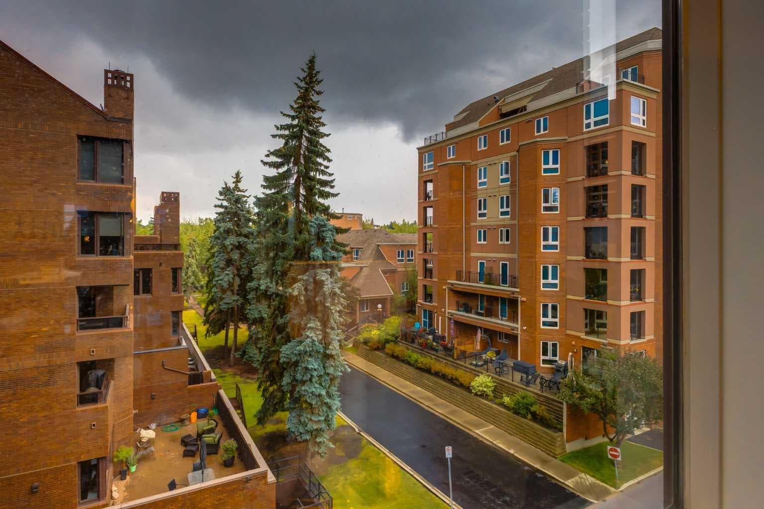 402A, 500 Eau Claire Avenue SW