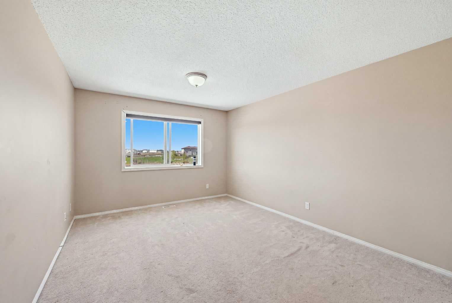 86 Saddlecrest Close NE