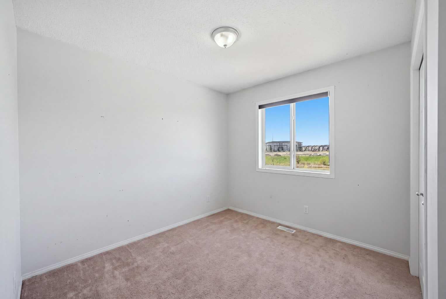 86 Saddlecrest Close NE