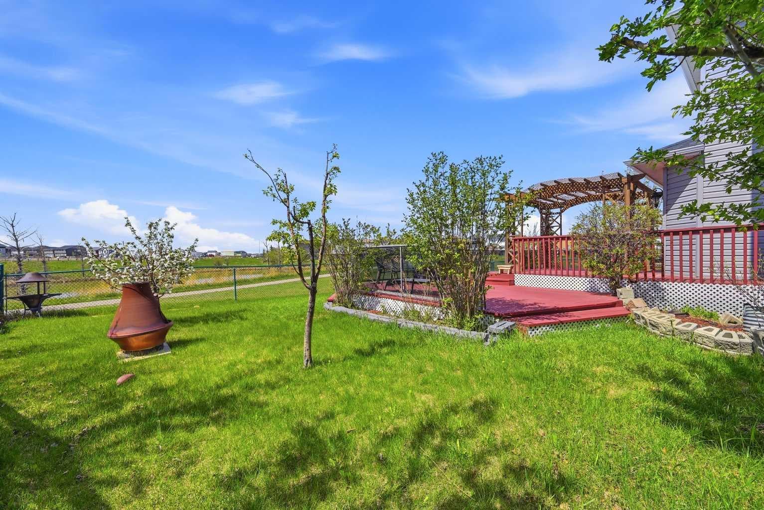 86 Saddlecrest Close NE
