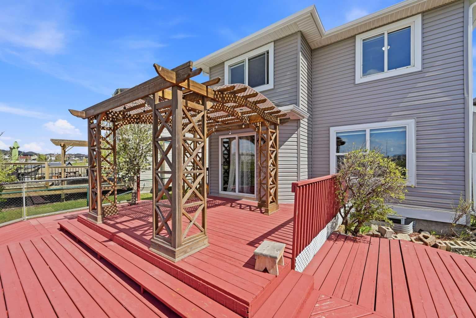 86 Saddlecrest Close NE