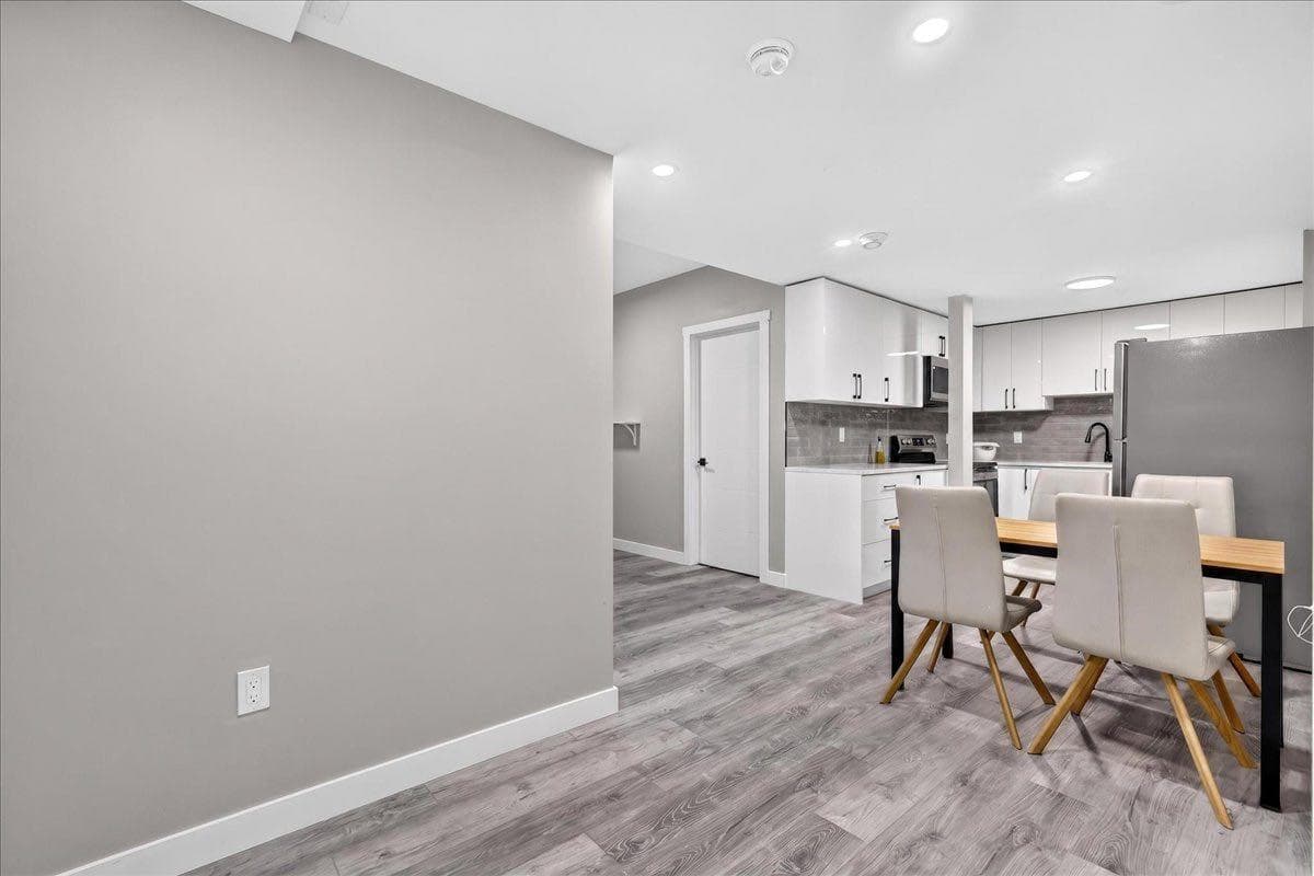 244 carrington Crescent NW