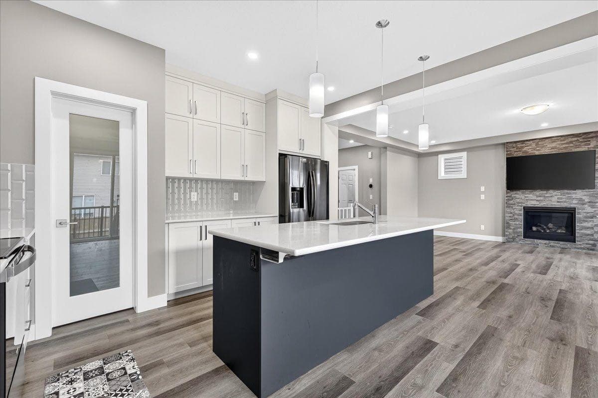 244 carrington Crescent NW