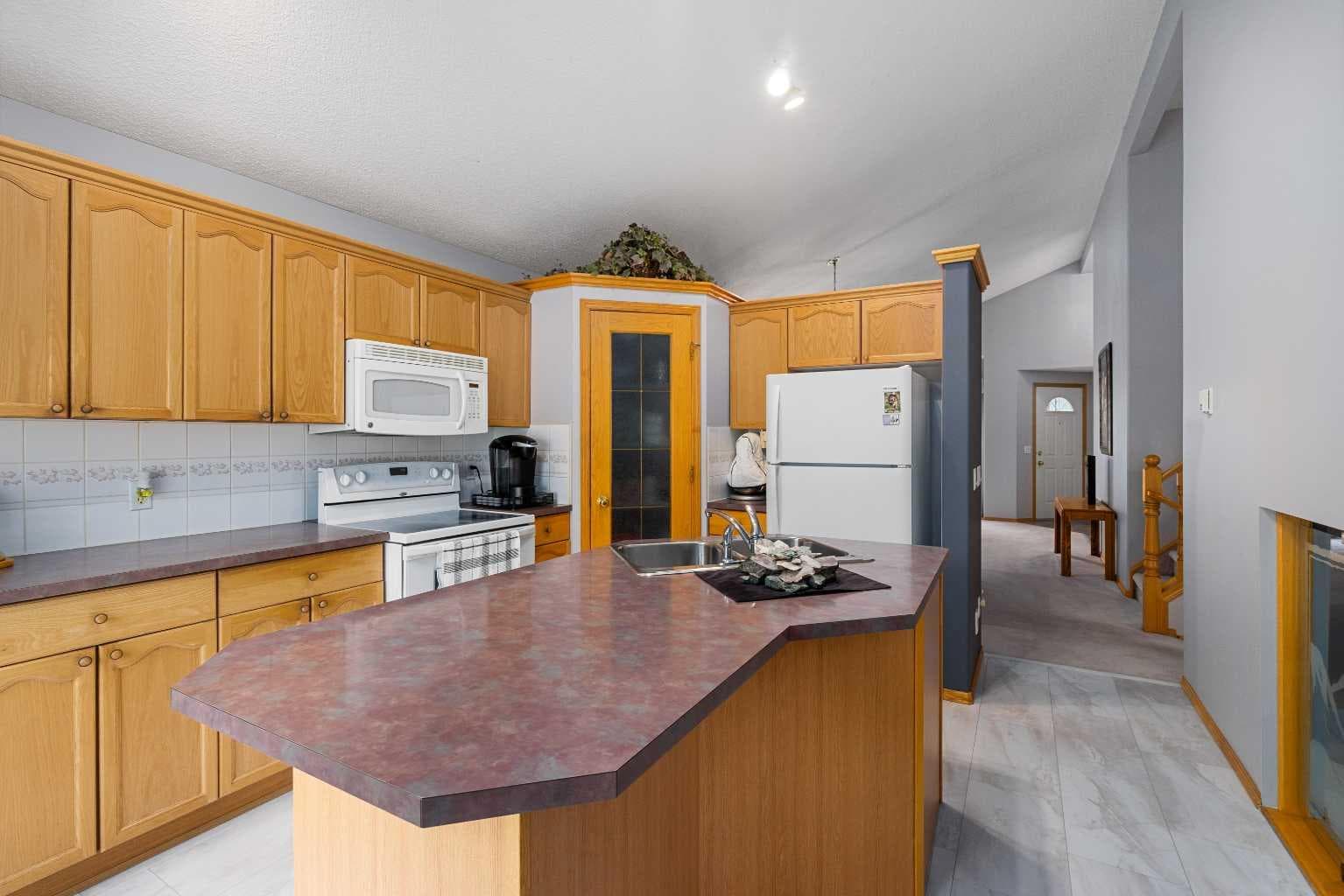 83 Silver Creek Boulevard NW