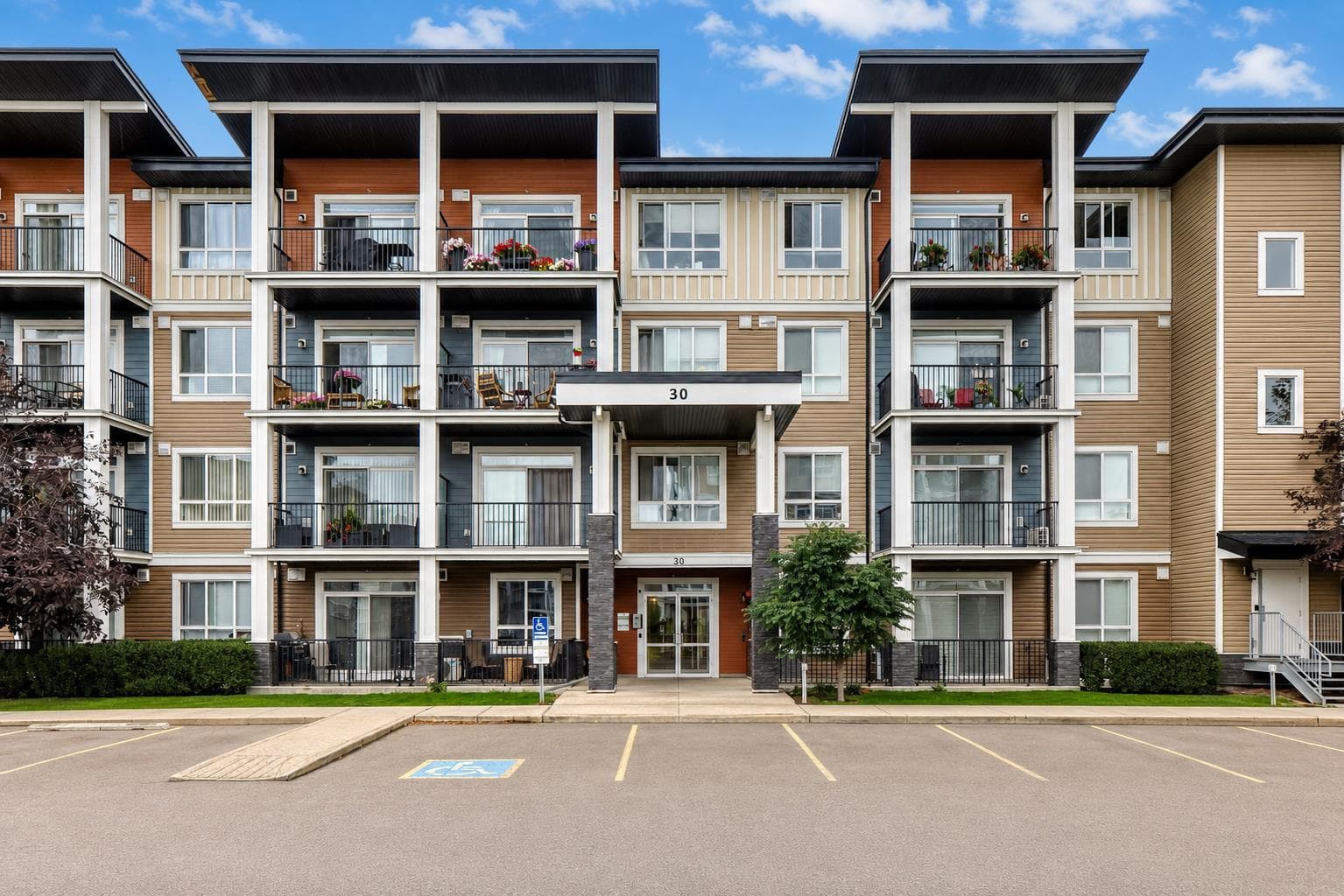 409, 30 Walgrove  SE