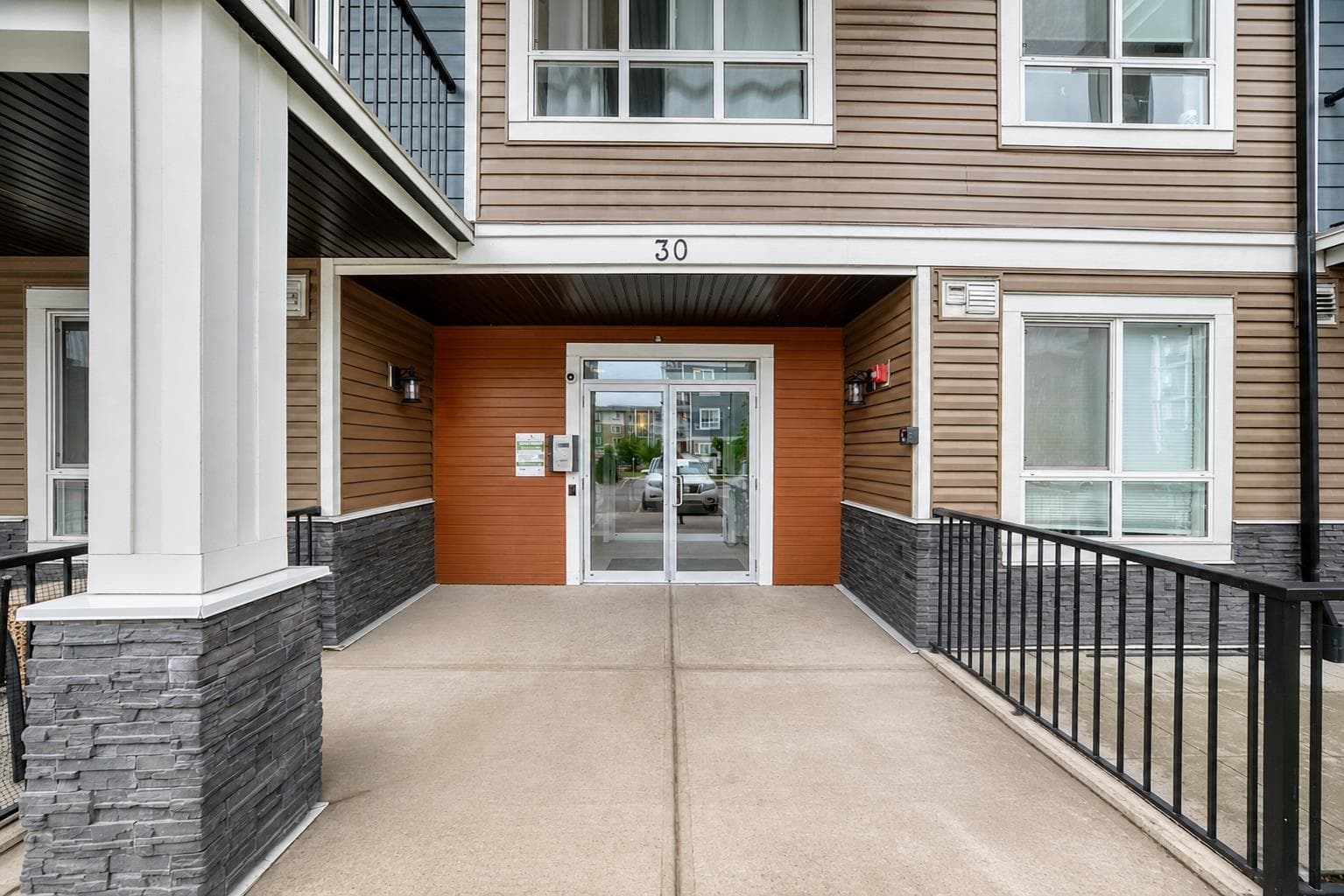 409, 30 Walgrove  SE
