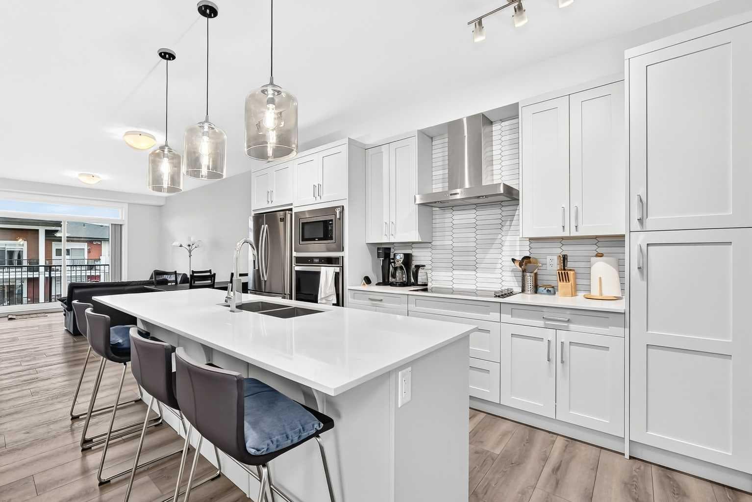 409, 30 Walgrove  SE