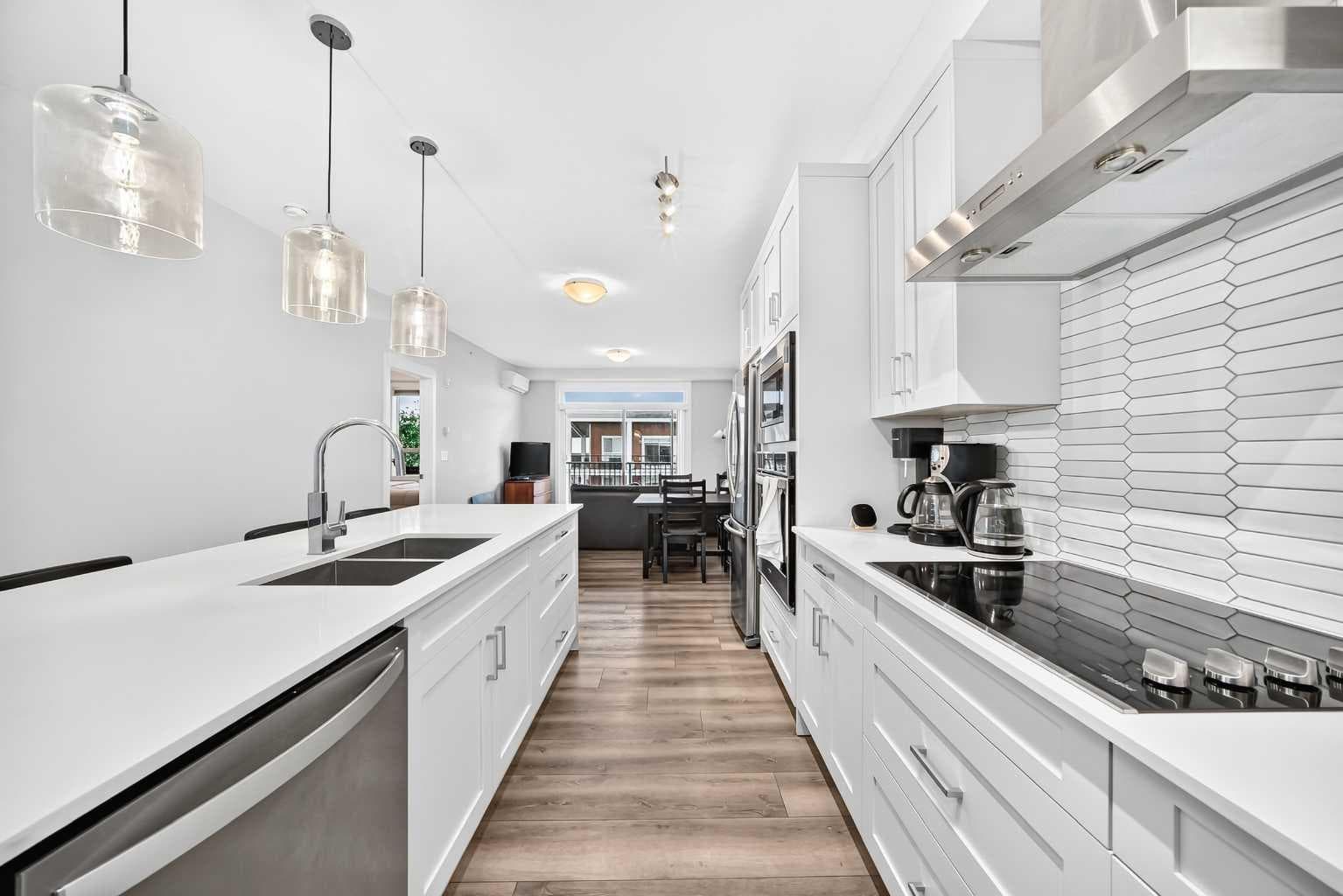 409, 30 Walgrove  SE