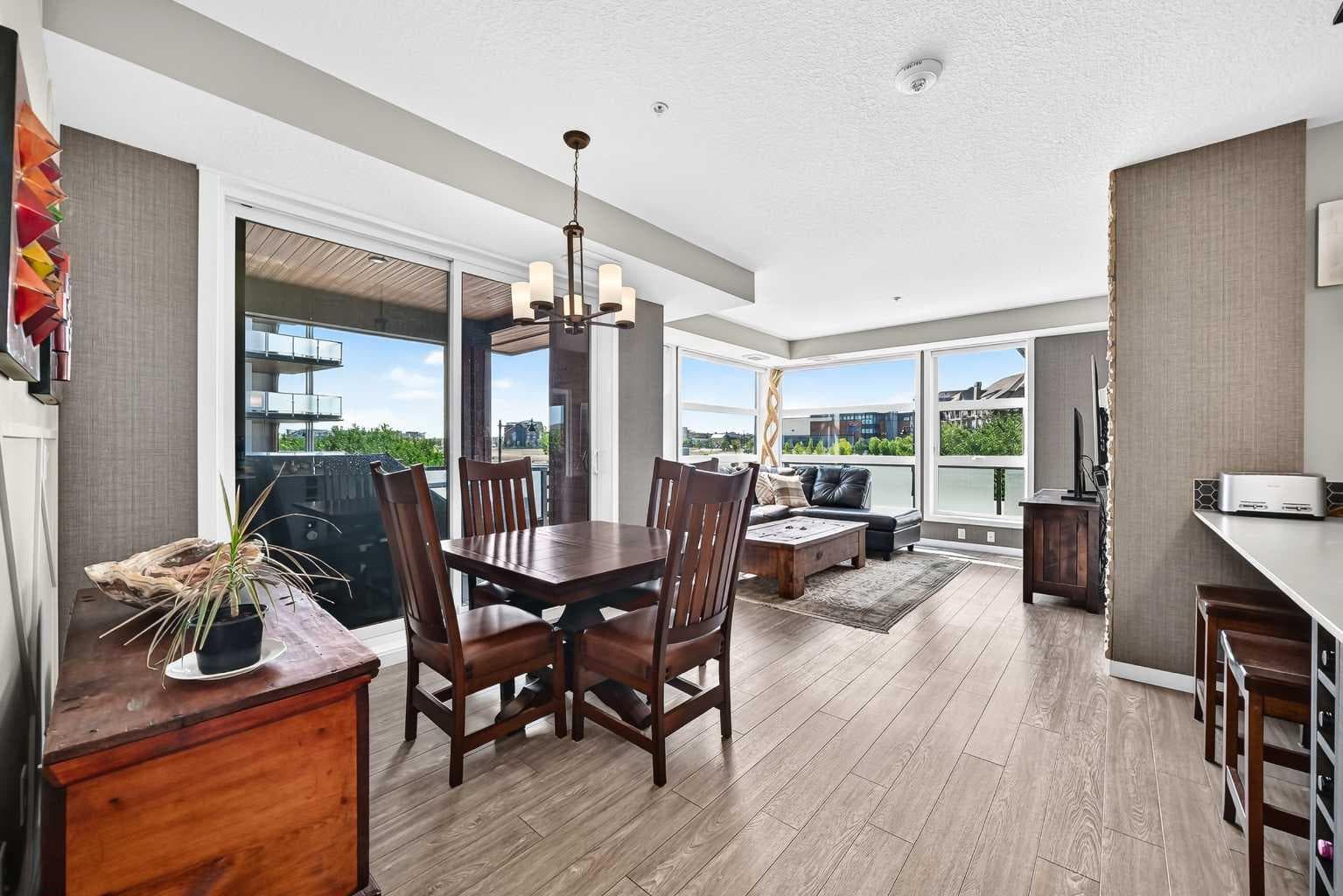 201, 122 Mahogany Centre SE