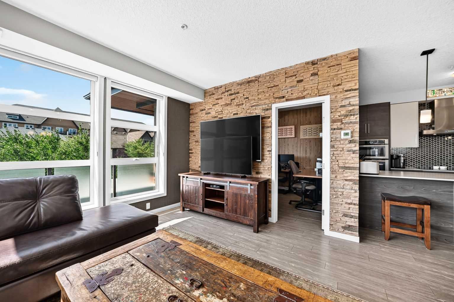 201, 122 Mahogany Centre SE