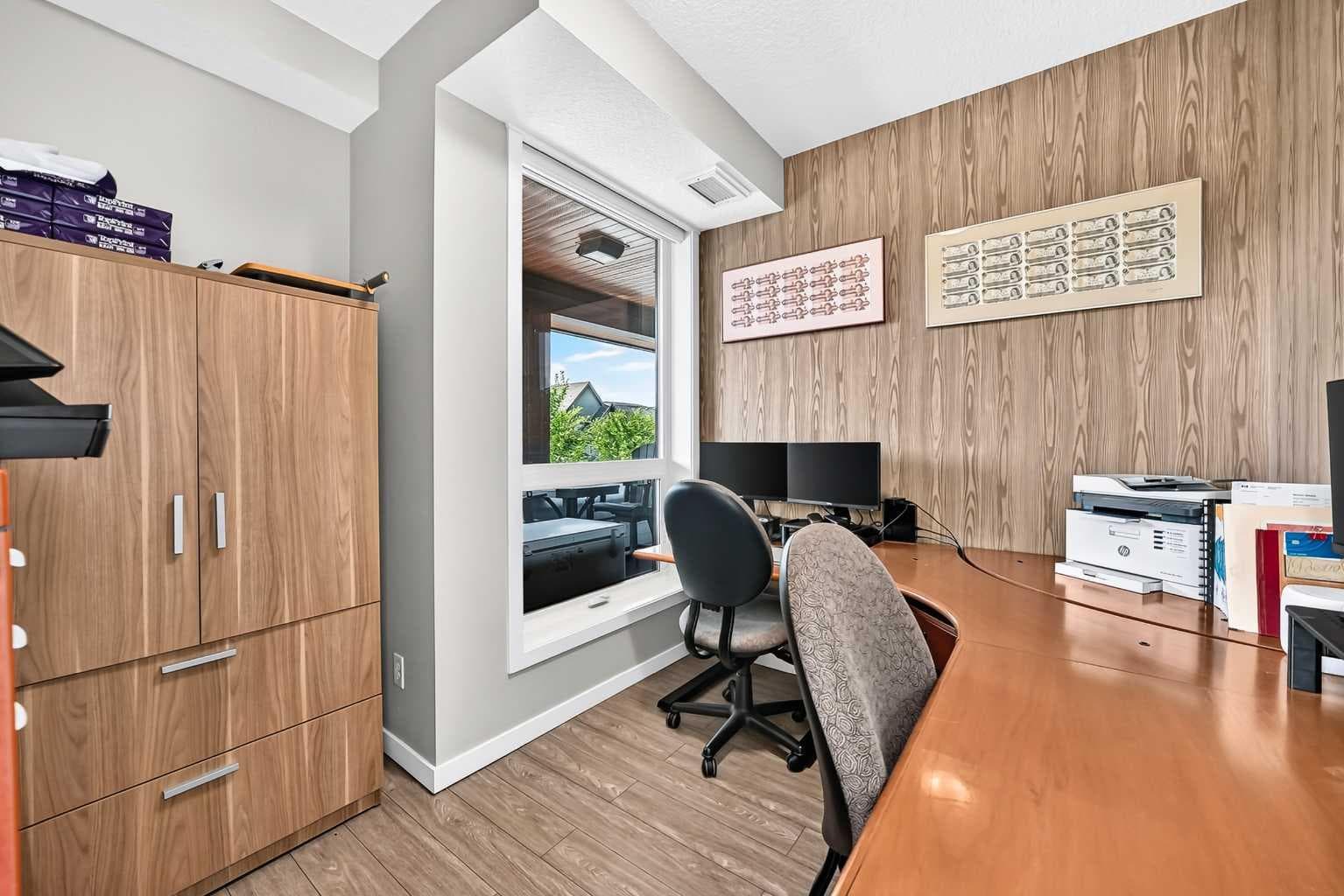 201, 122 Mahogany Centre SE
