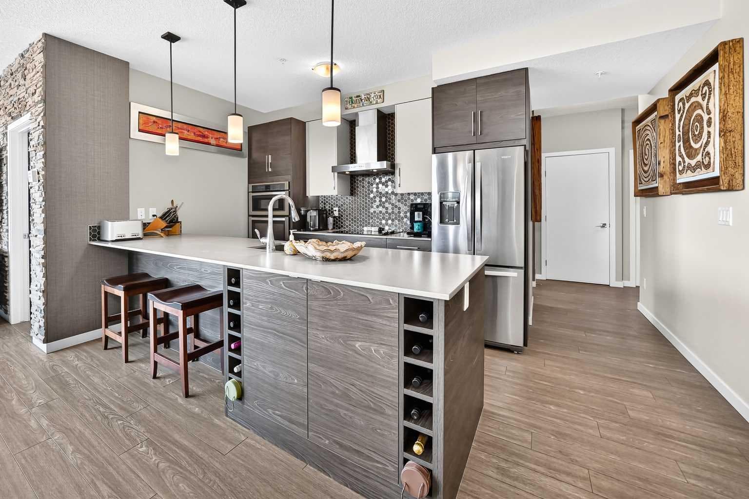201, 122 Mahogany Centre SE