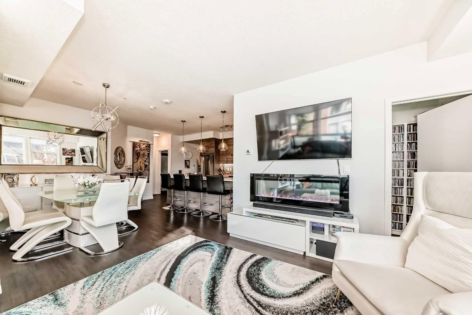 202, 122 Mahogany Centre SE