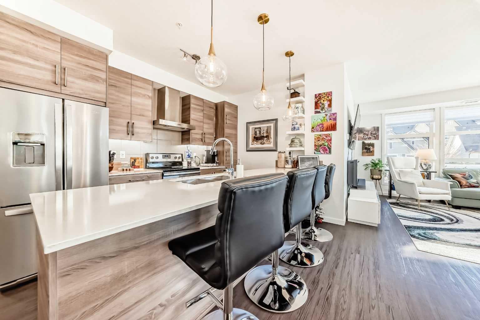 202, 122 Mahogany Centre SE