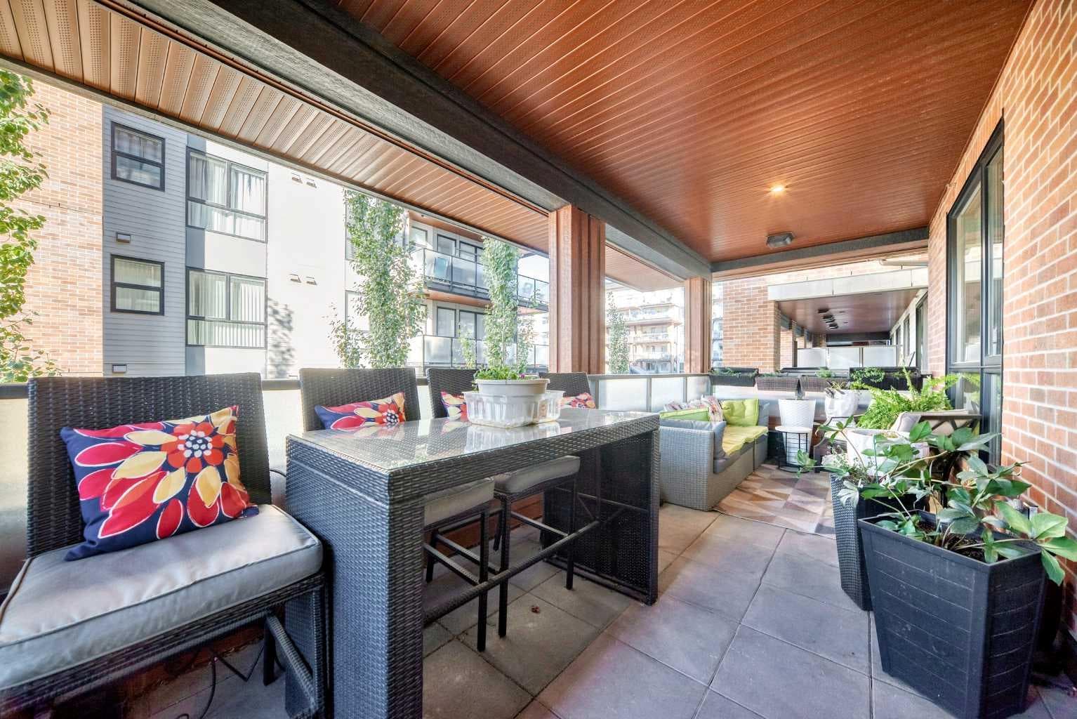 202, 122 Mahogany Centre SE