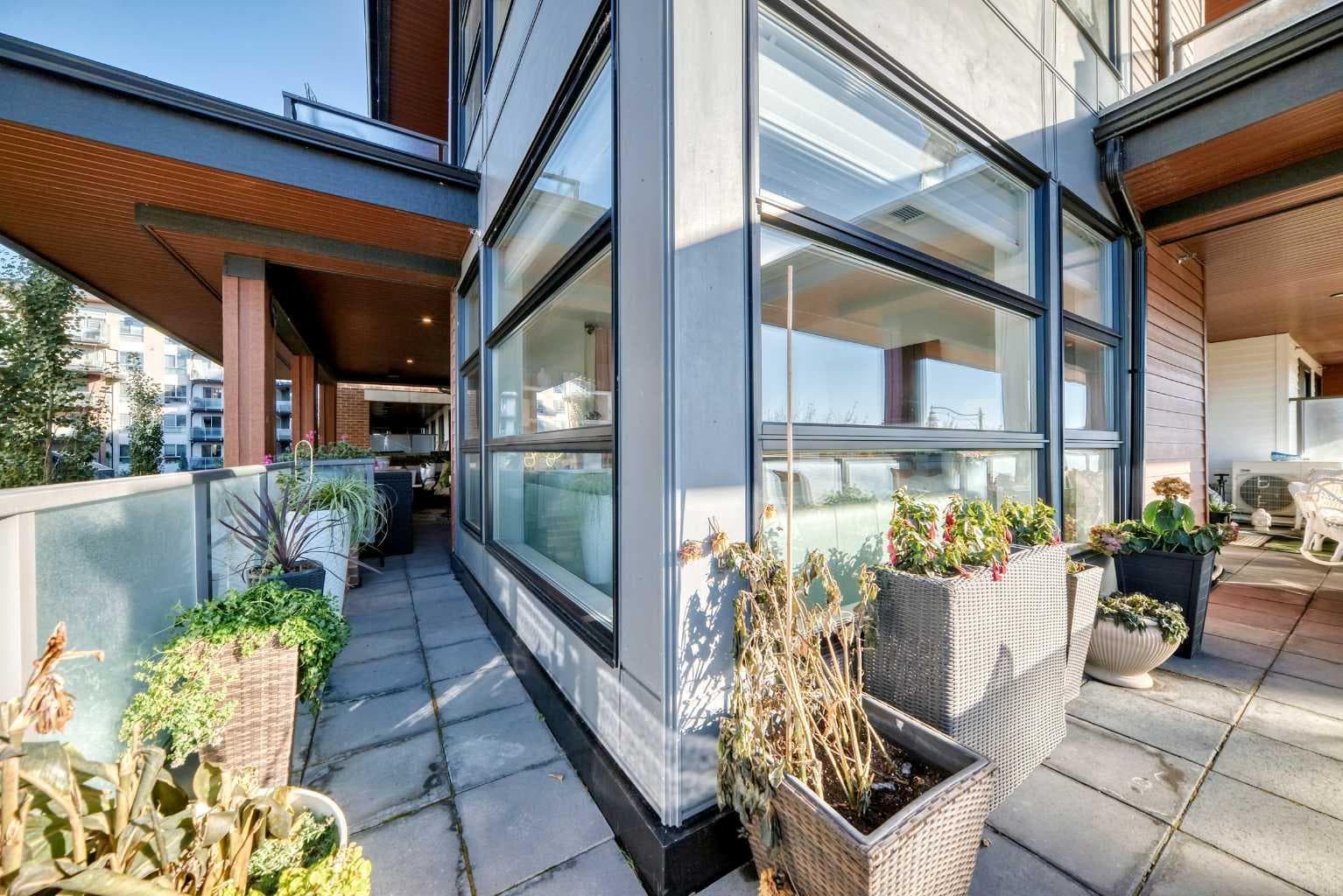 202, 122 Mahogany Centre SE