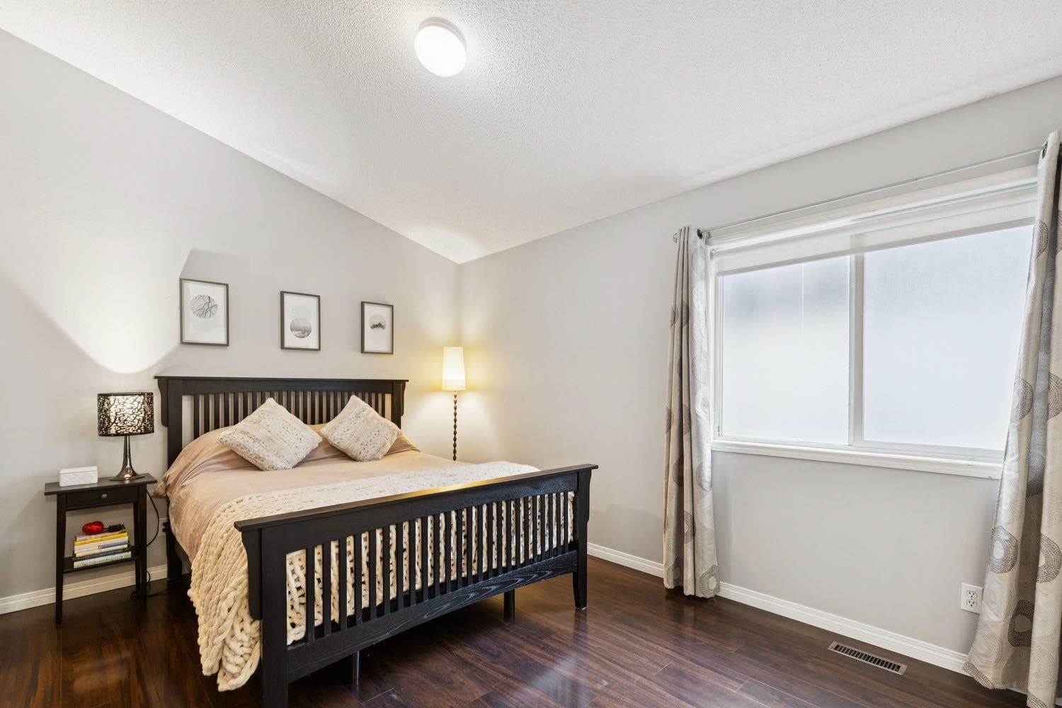 21 Covehaven Gardens NE