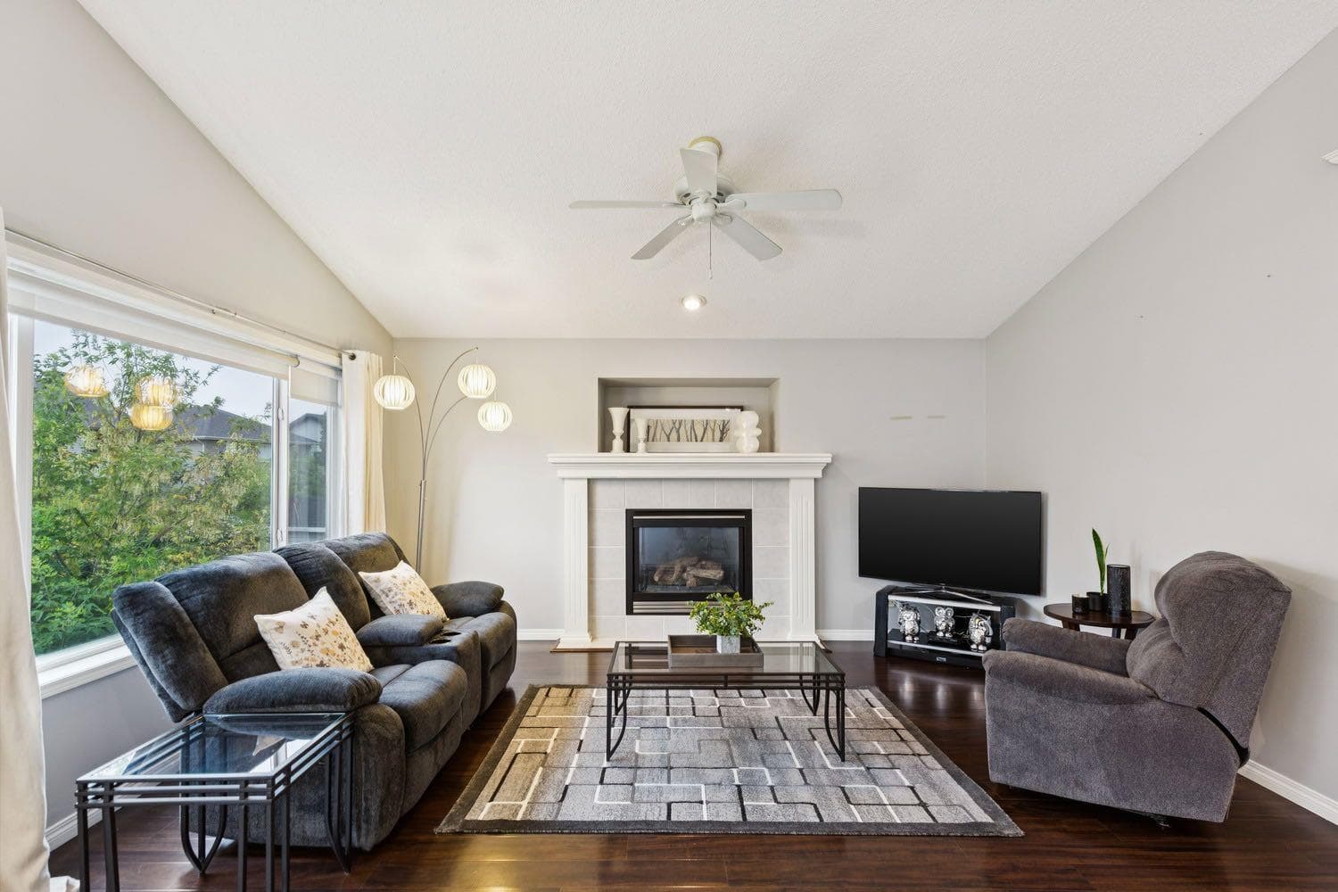 21 Covehaven Gardens NE
