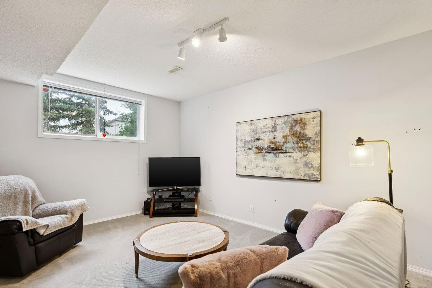 21 Covehaven Gardens NE