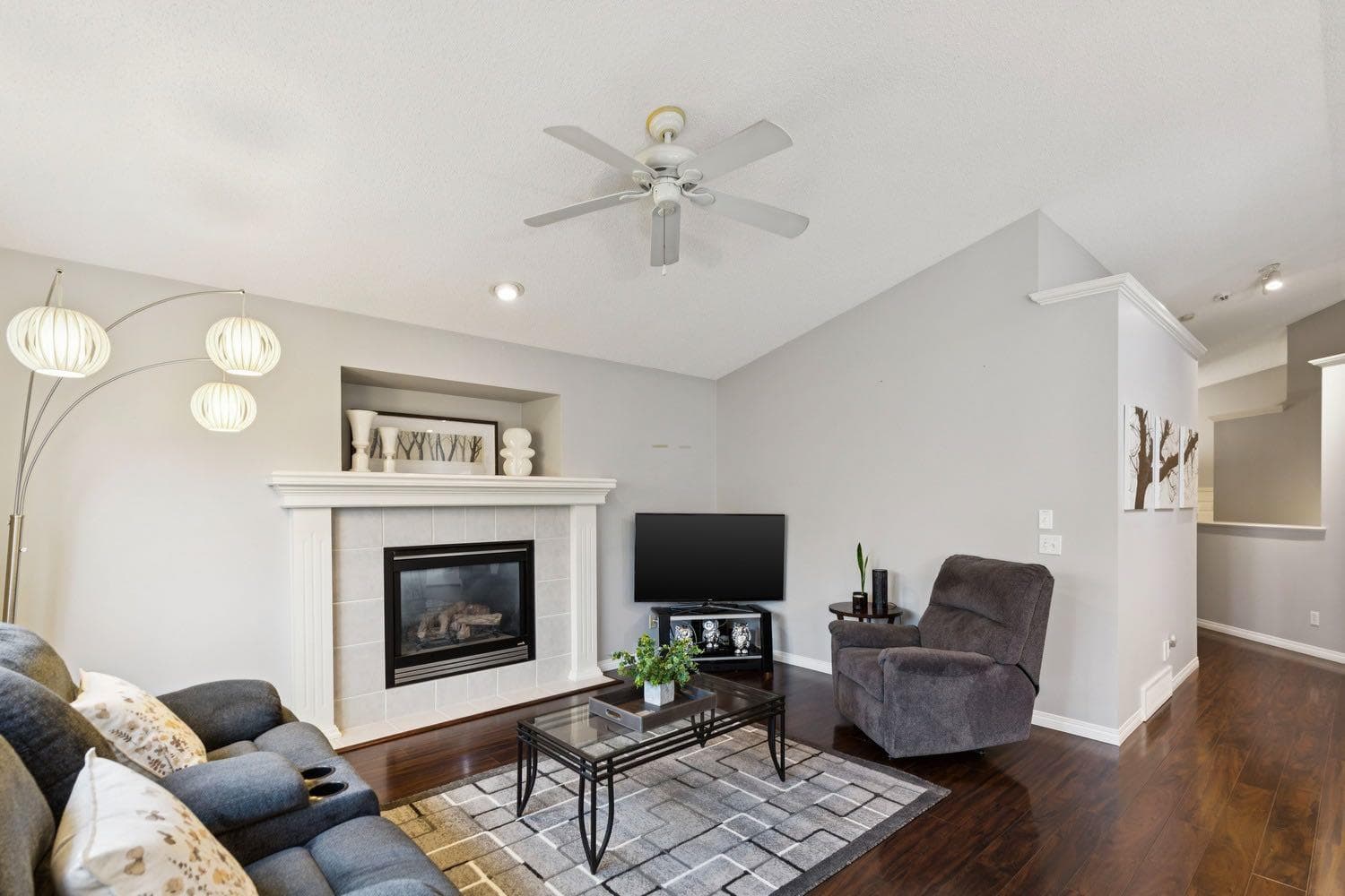 21 Covehaven Gardens NE
