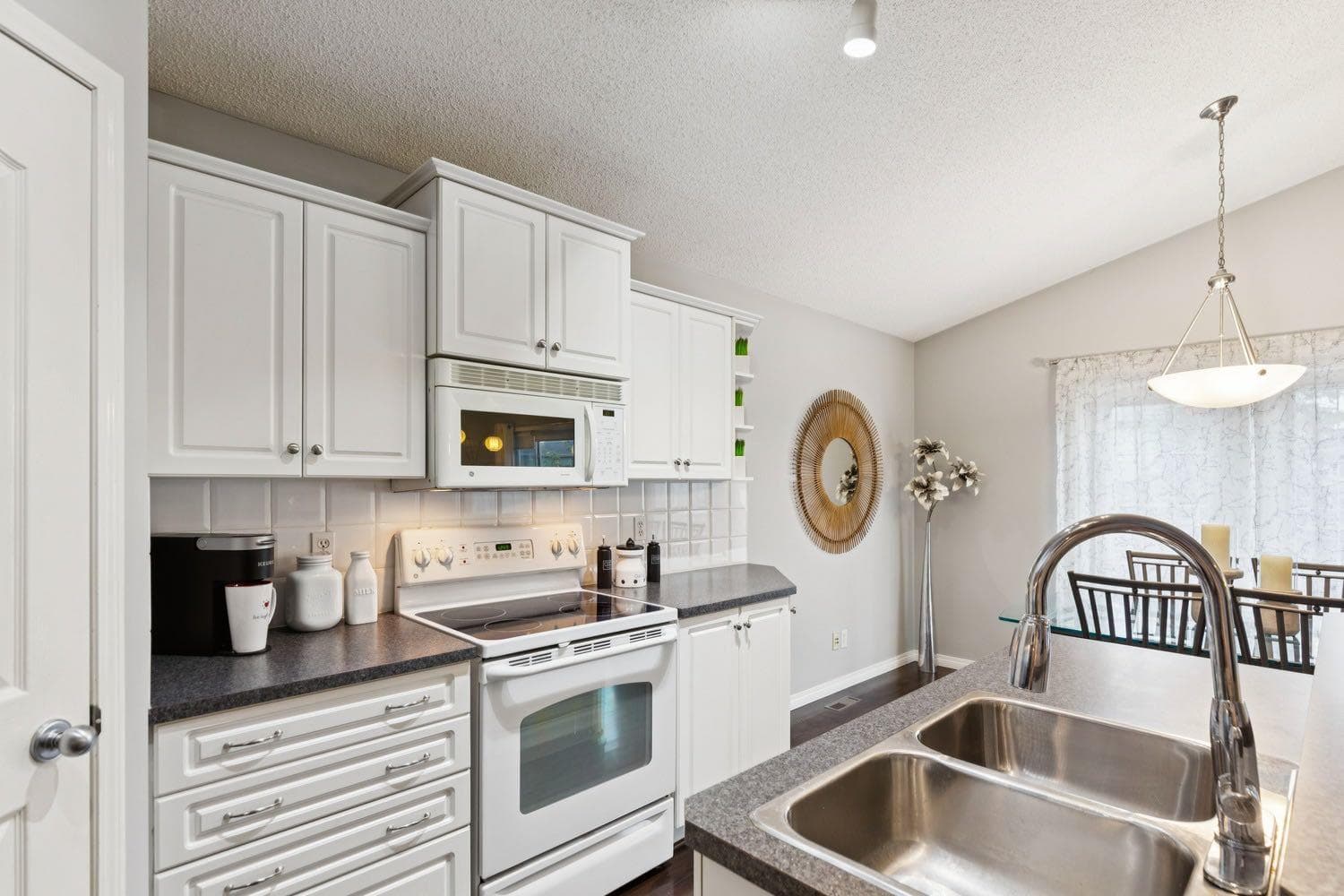 21 Covehaven Gardens NE