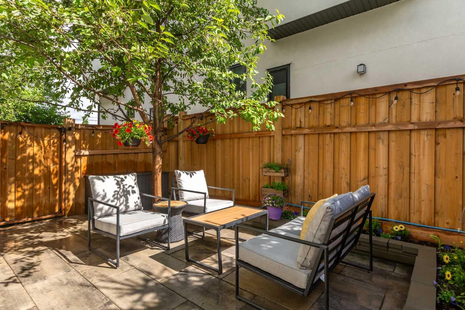 2002 35 Street SW