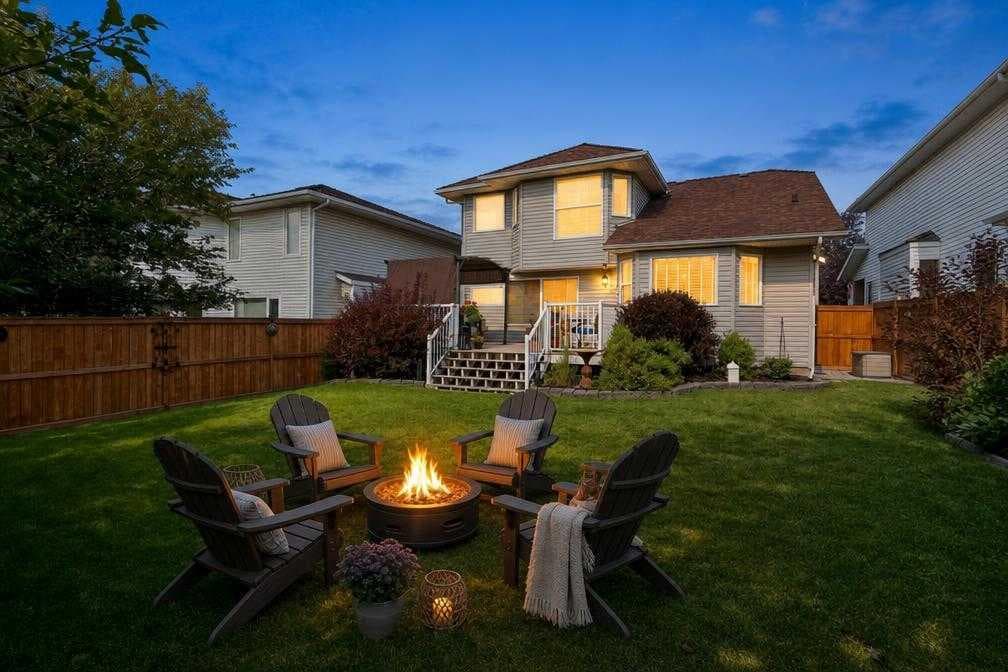 264 Riverview Close SE