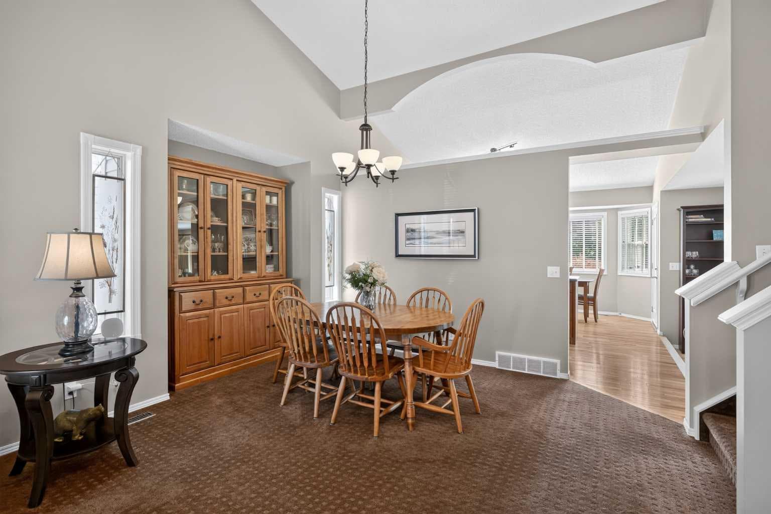 264 Riverview Close SE