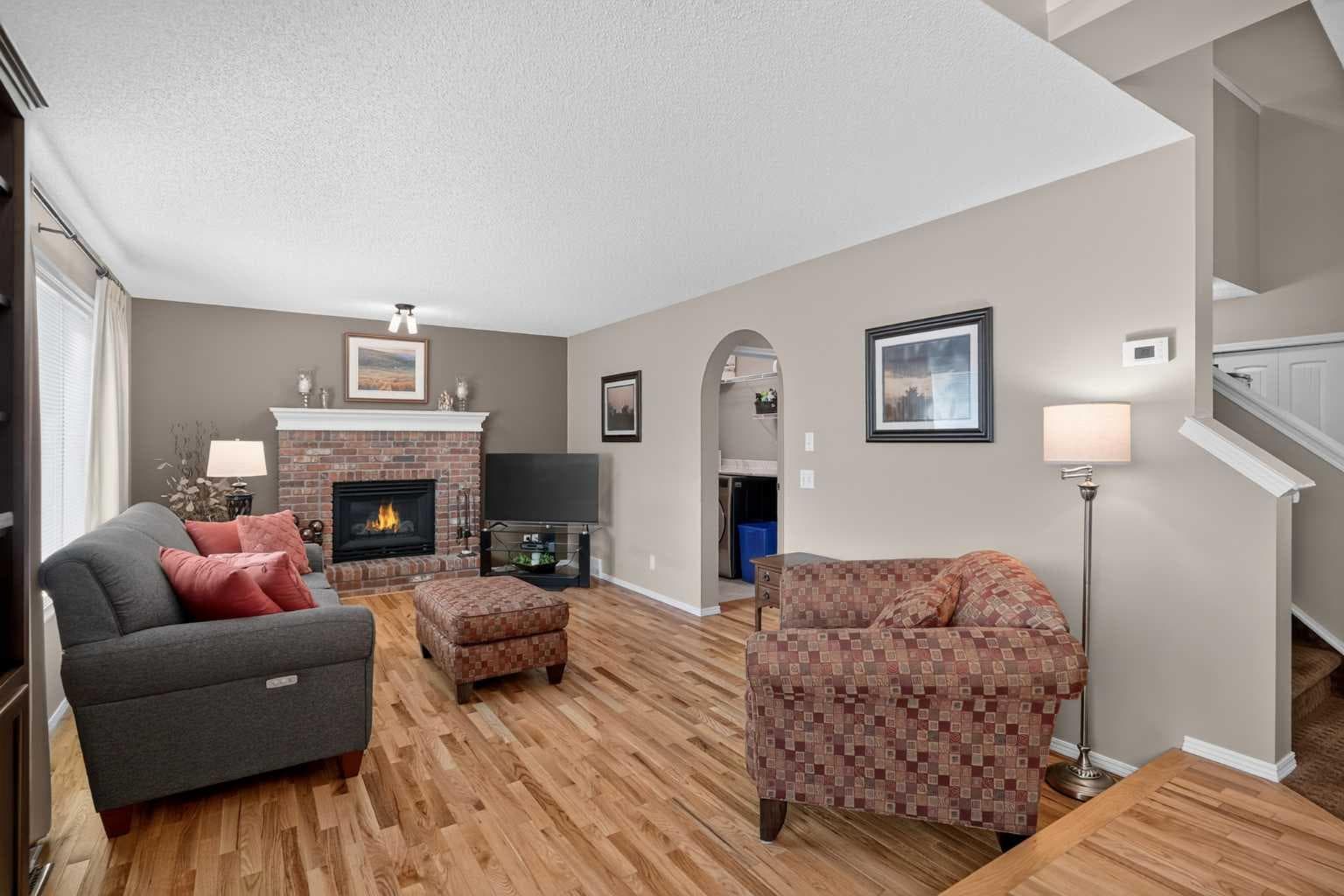 264 Riverview Close SE