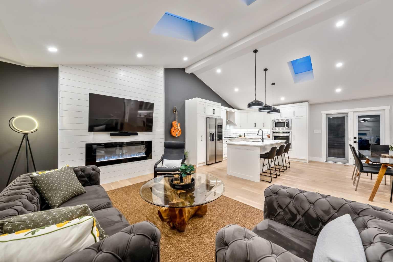 100 Lake Crimson Close SE
