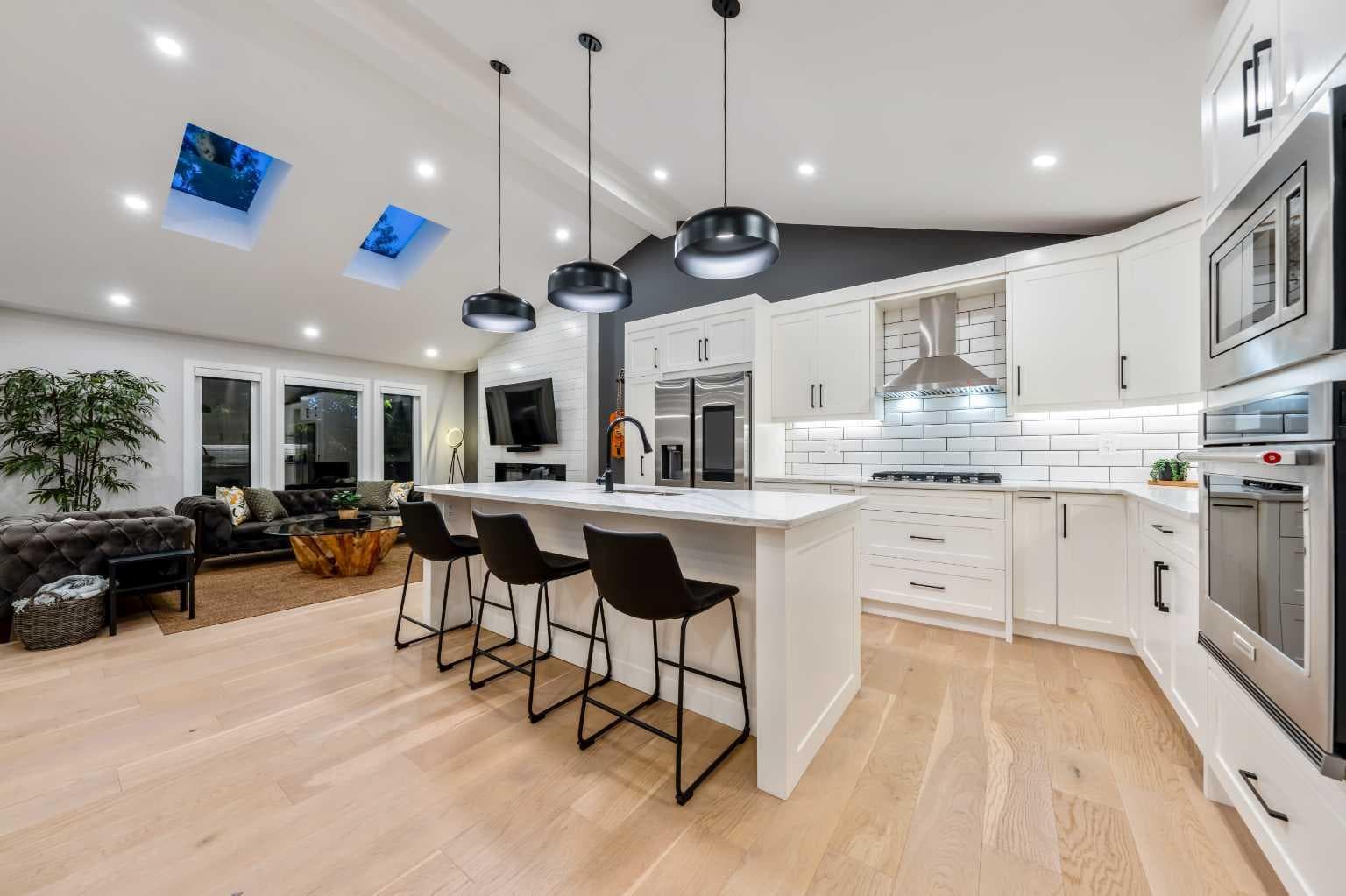 100 Lake Crimson Close SE