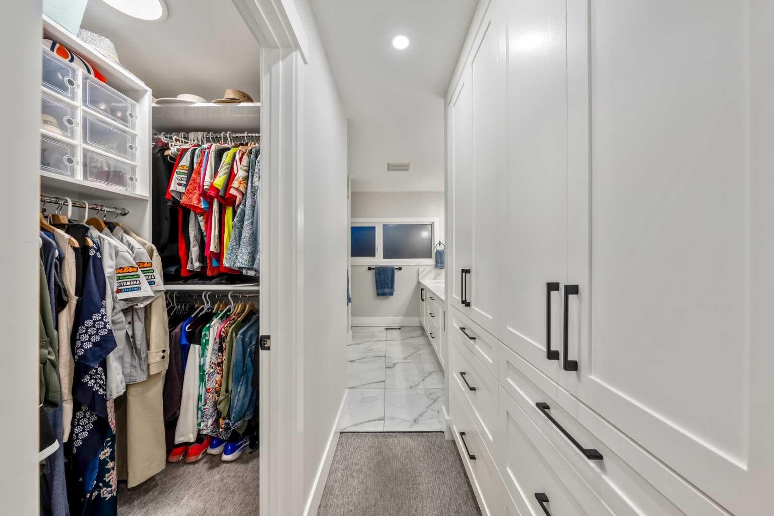 100 Lake Crimson Close SE