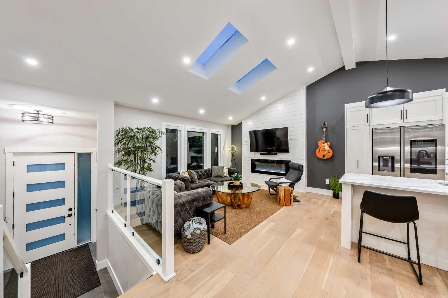 100 Lake Crimson Close SE