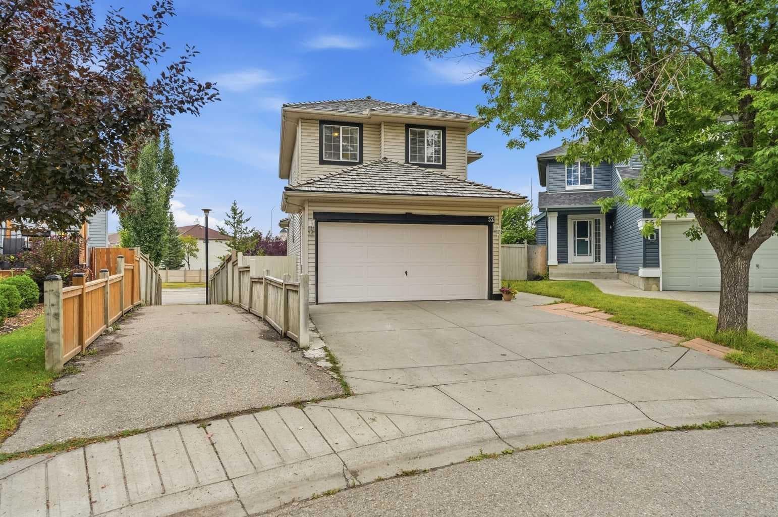52 Douglas Glen Crescent SE