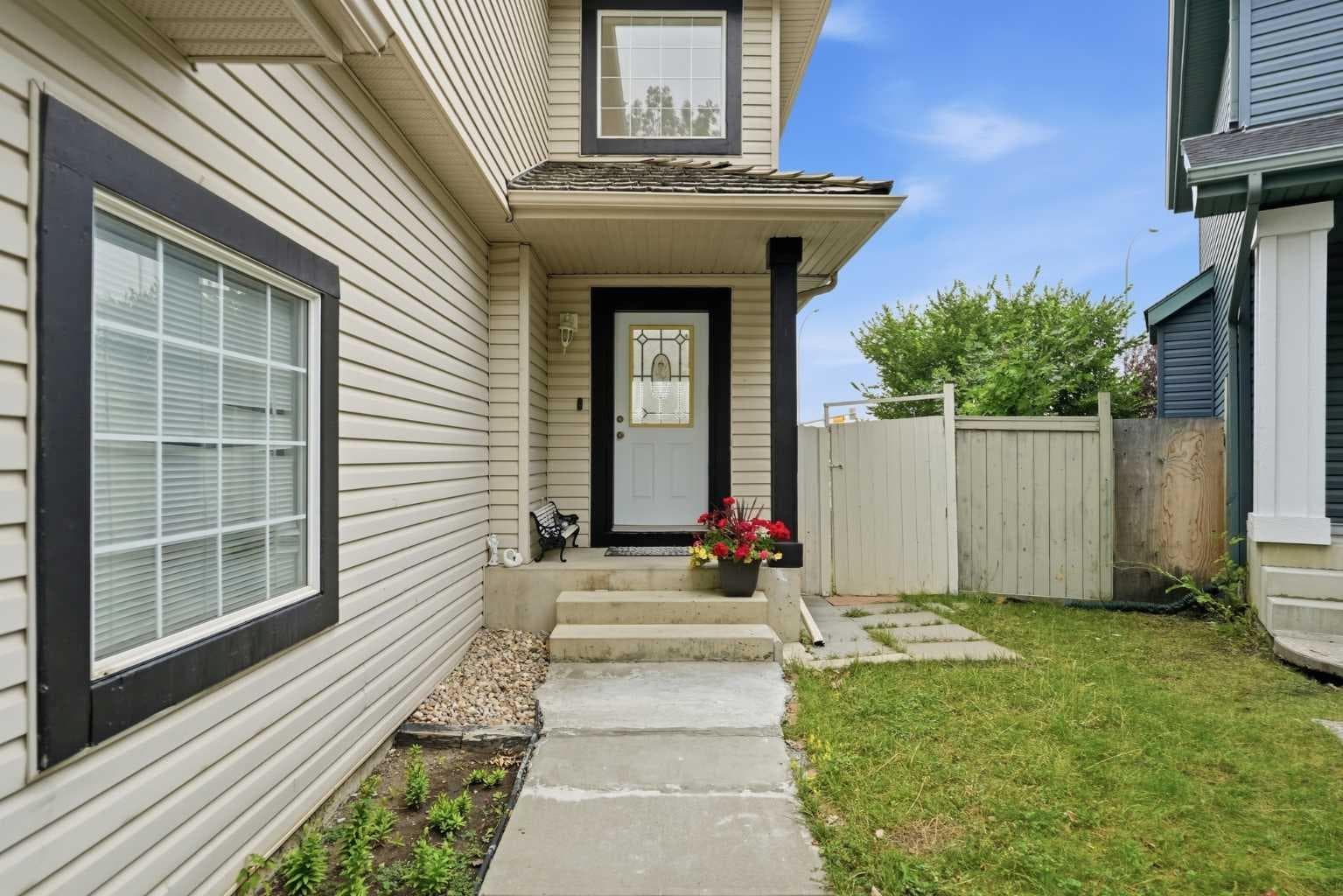 52 Douglas Glen Crescent SE