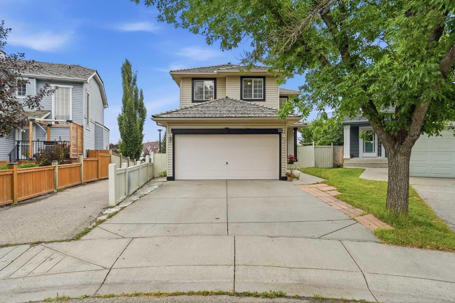 52 Douglas Glen Crescent SE