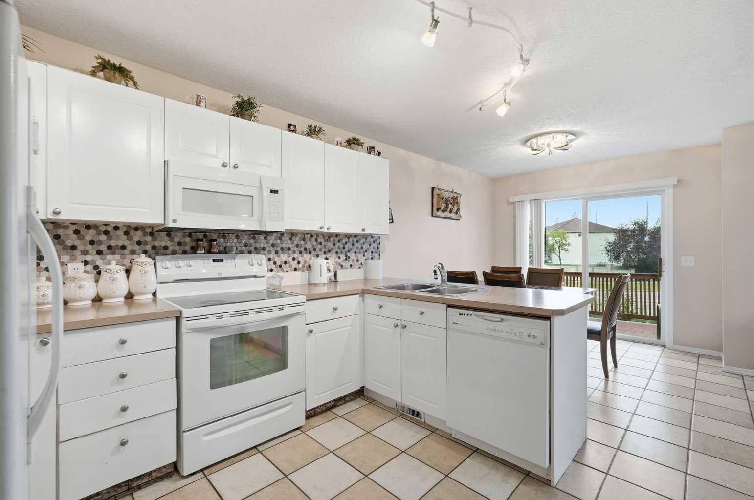 52 Douglas Glen Crescent SE